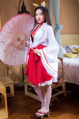 美女把黑丝戴在头上亚洲免费视频_1080完整在线观看